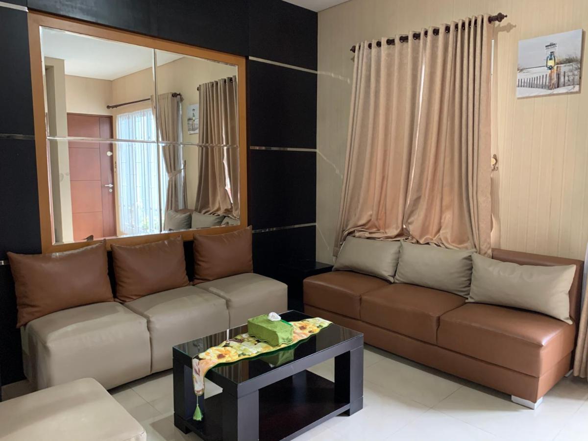 Platinum Setramurni Guest House Bandung 3Br Eksteriør bilde