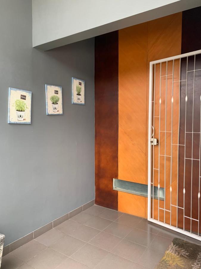 Platinum Setramurni Guest House Bandung 3Br Eksteriør bilde