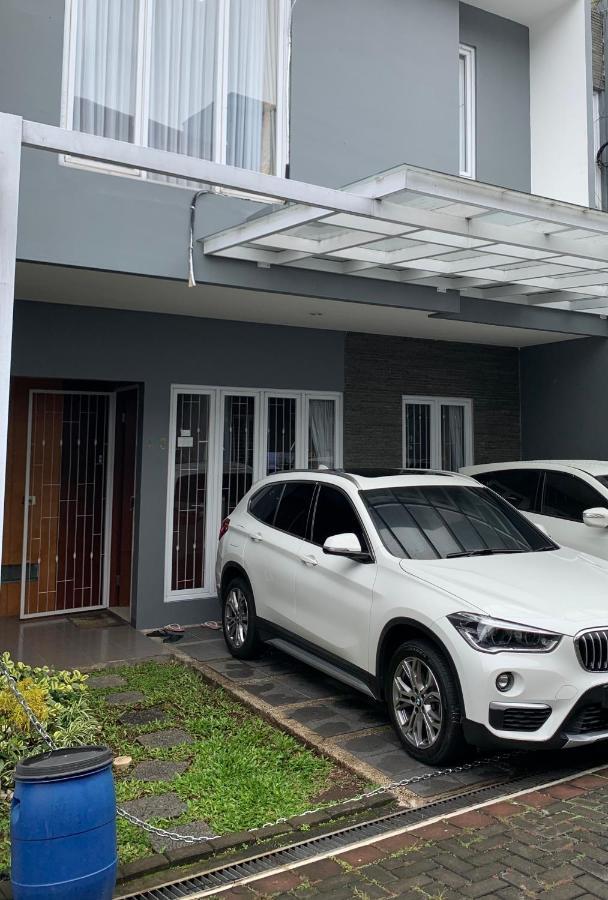 Platinum Setramurni Guest House Bandung 3Br Eksteriør bilde