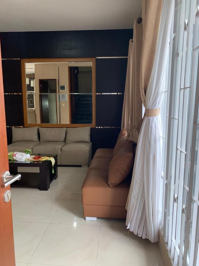 Platinum Setramurni Guest House Bandung 3Br Eksteriør bilde